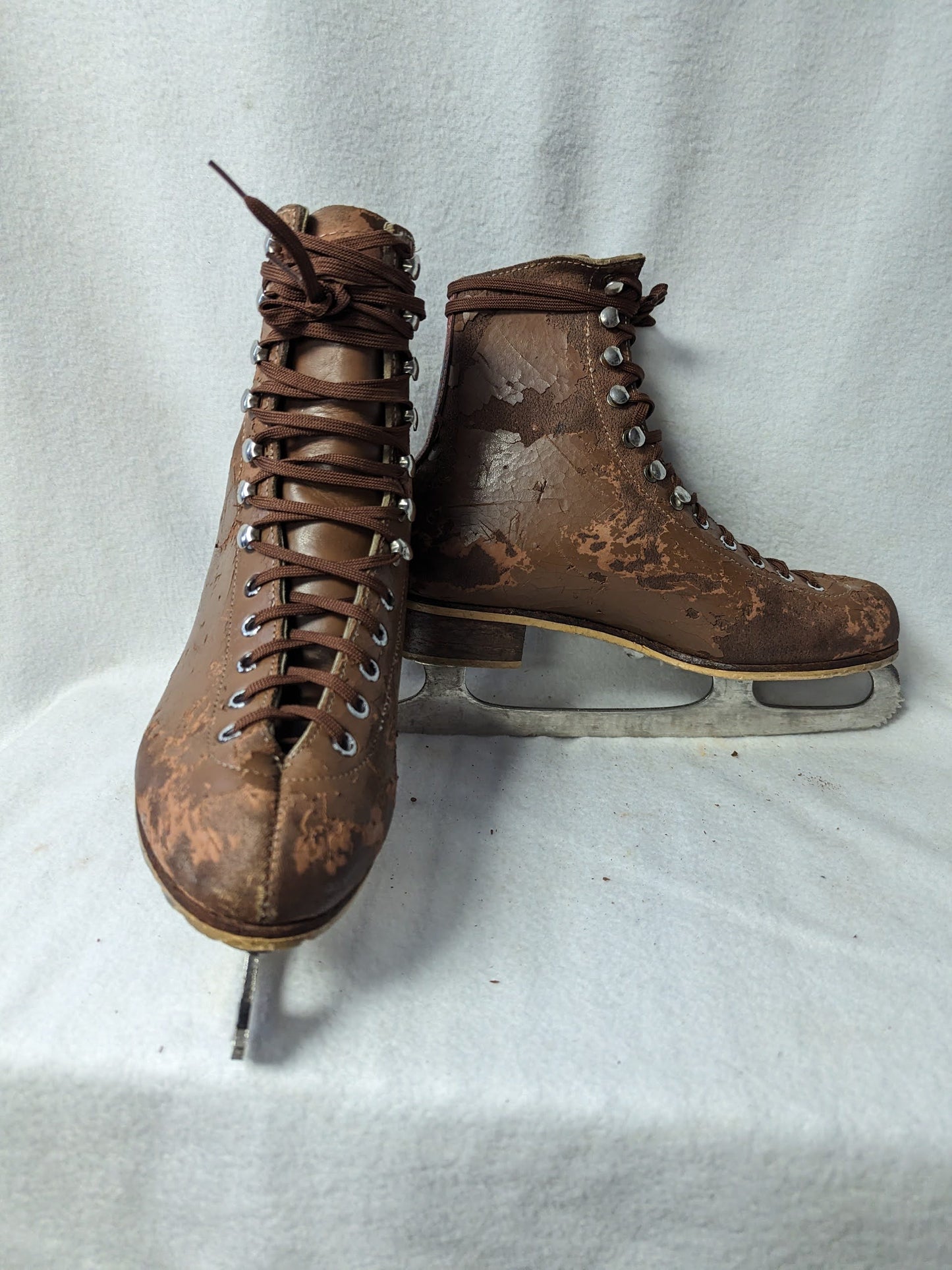 Rink Master Ice Skates Size 6 Color Brown Condition Used