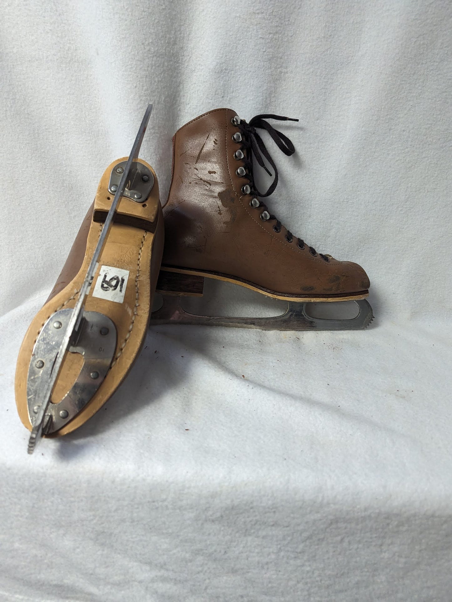 Rink Master Ice Skates Size 6 Color Brown Condition Used