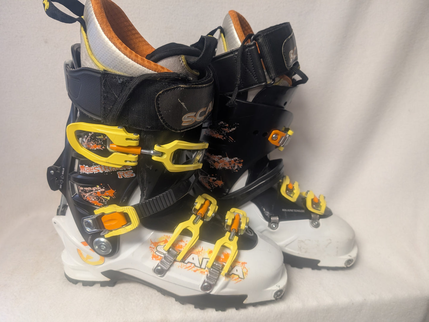 Scarpa Maestrale RS AT XC Ski Boots Size 27 Color White Condition Used