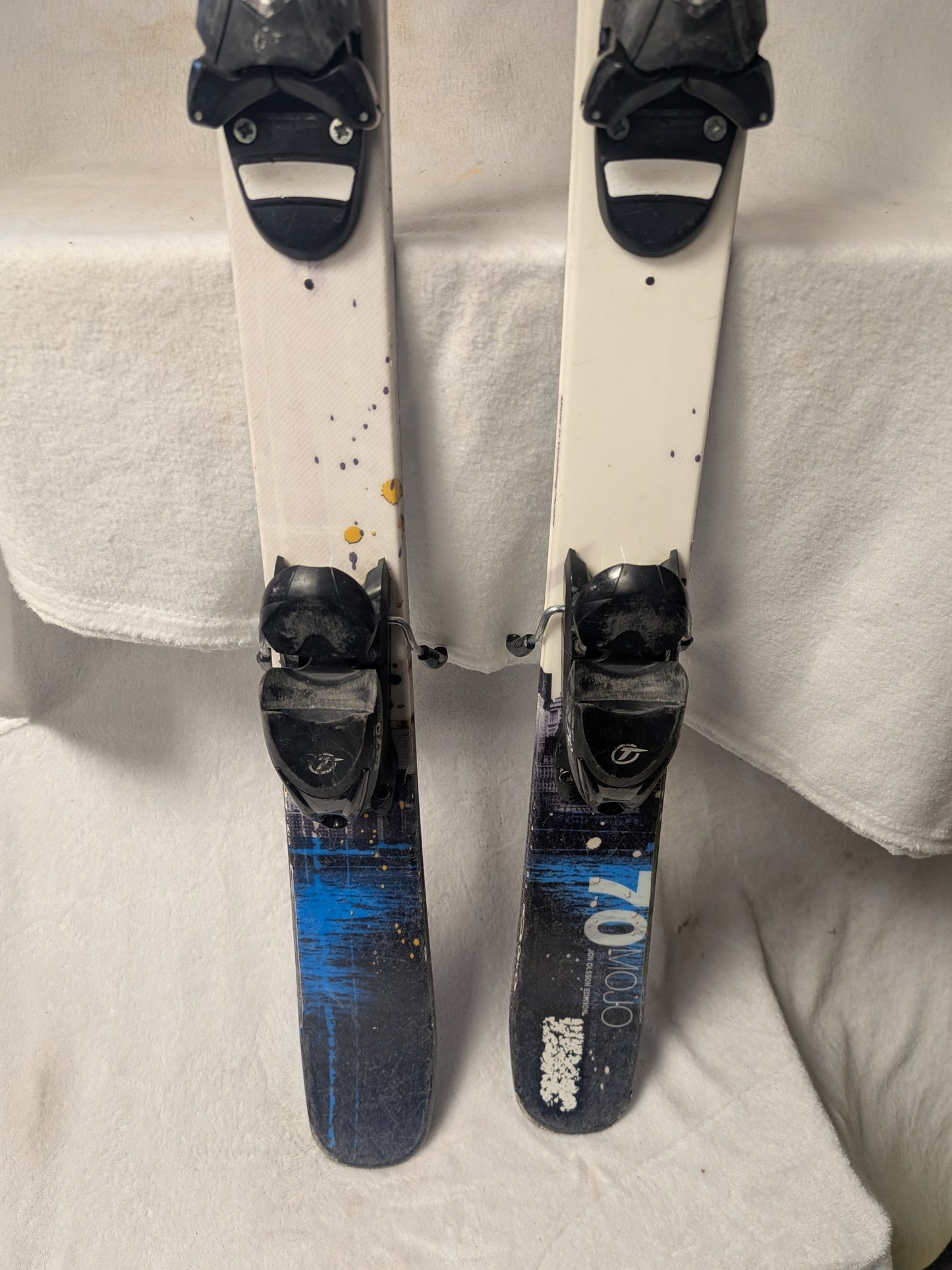 Head 70 Mojo Skis Size 127 cm Color White Condition Used