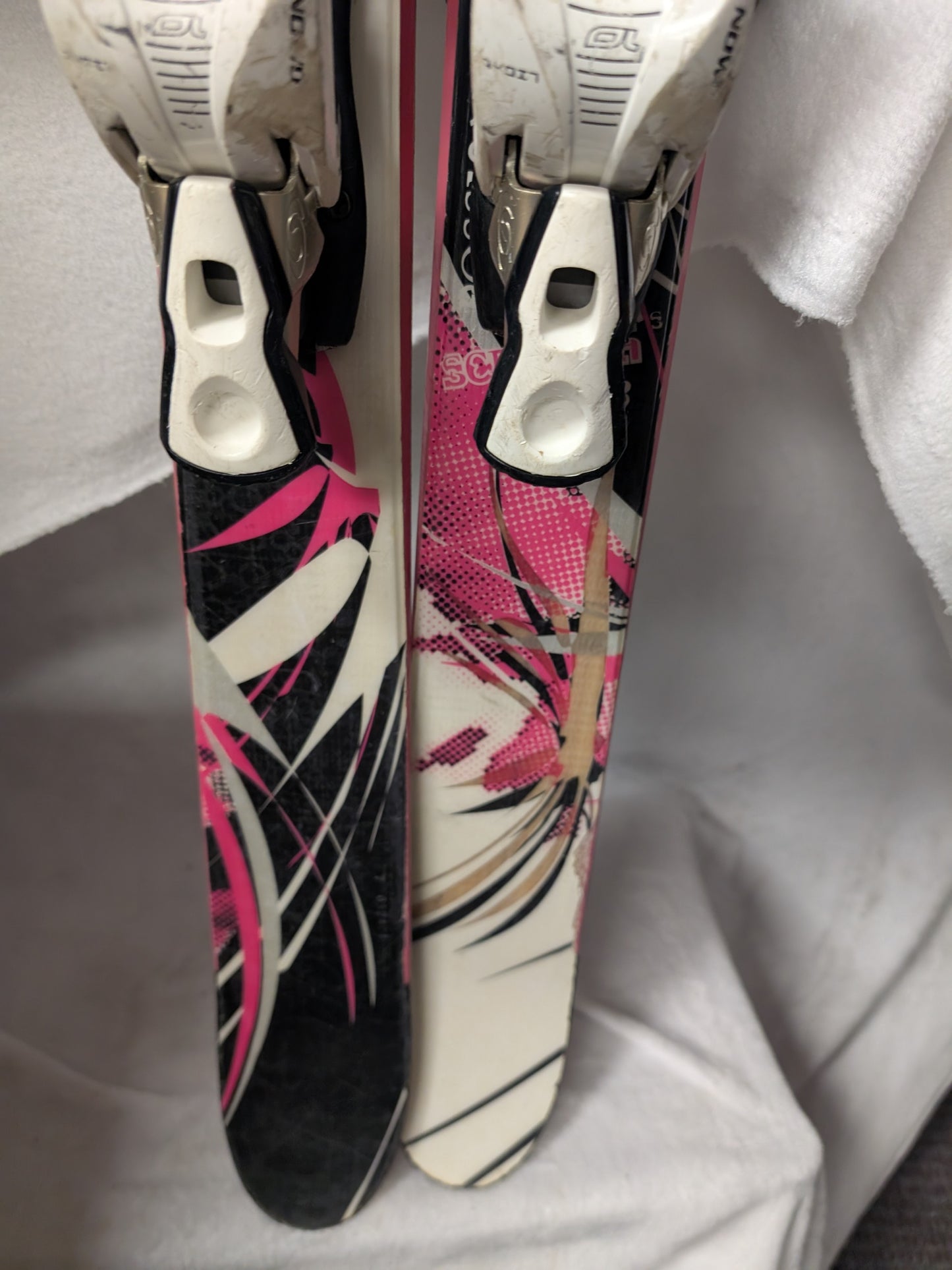 Rossignol Scratch Skis Salomon 10 Bindings 158 Cm Color Pink Condition Used