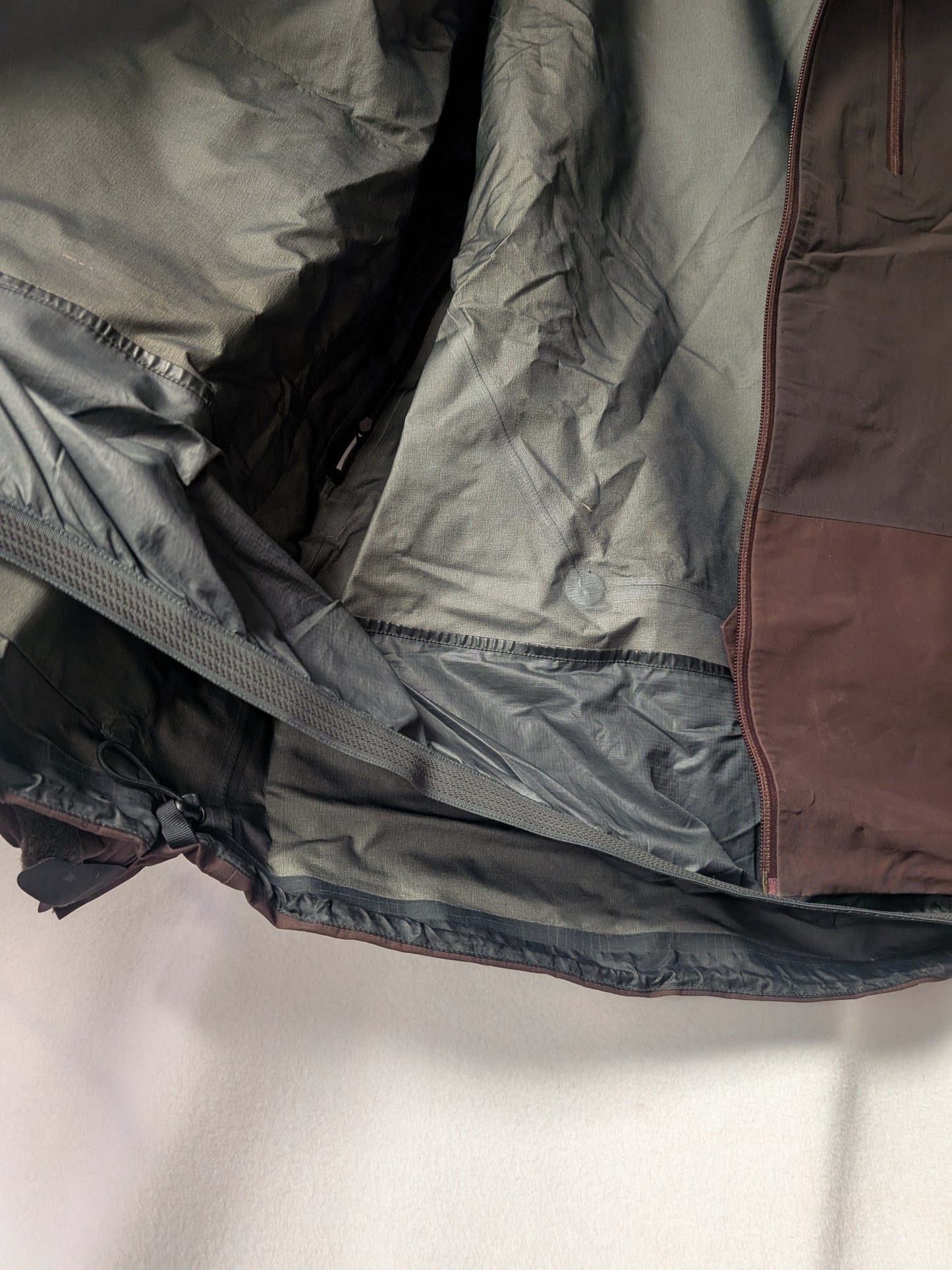 Arcteryx Shell Jacket Coat Size Extra Large  Color Brown Condition Used