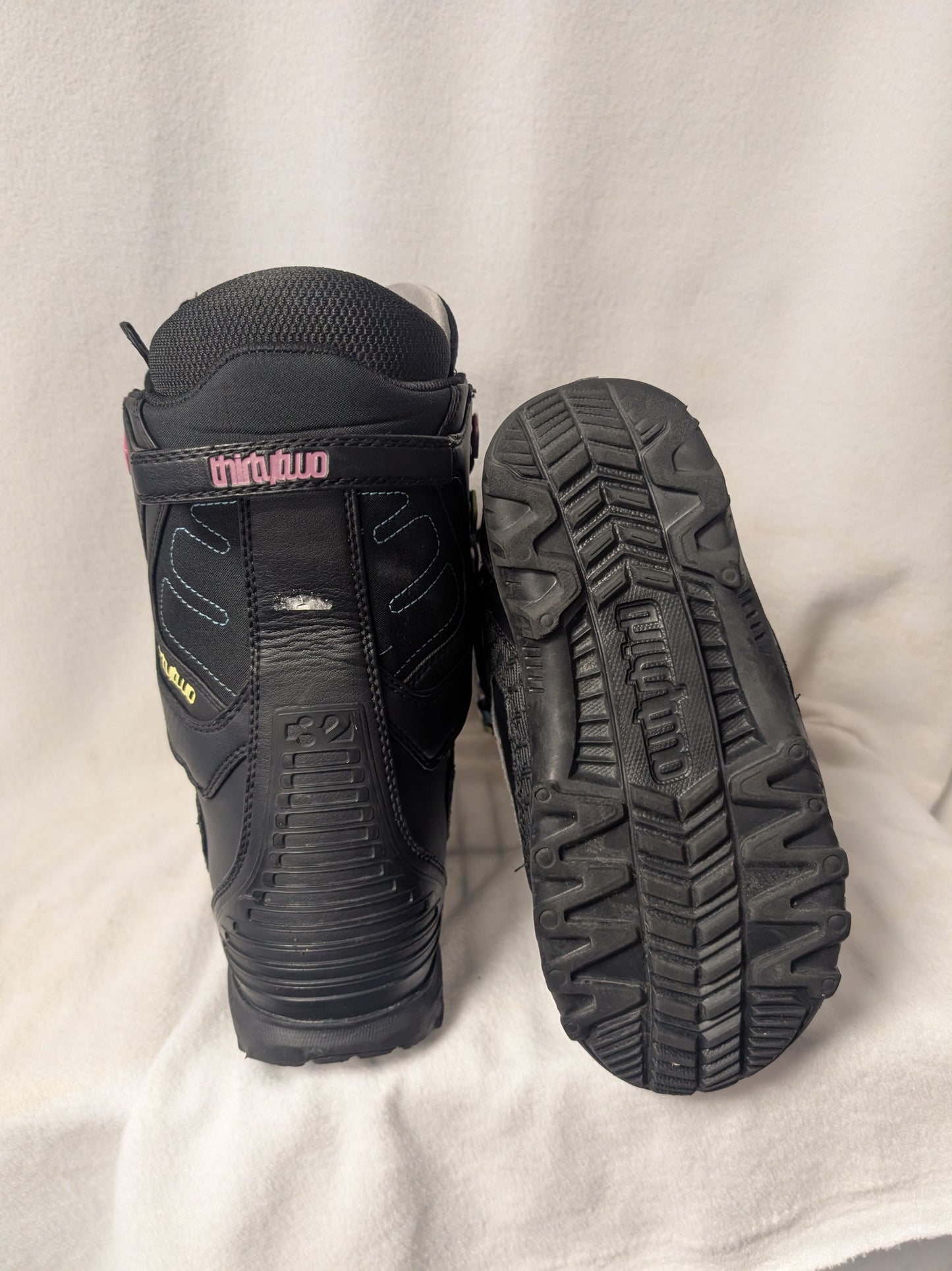 ThirtyTwo Snowboard Boots Women Size 7.5? Black Used Adult